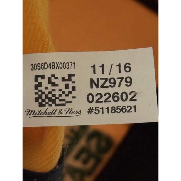 Mitchell & Ness Seattle Supersonics Hardwood Classics Embroidered Snapback Hat - Picture 14 of 16